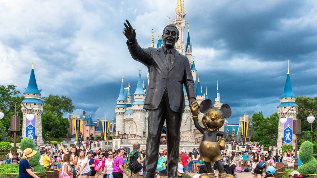 Statue of Walt Disney and Mickey at Disney World