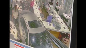 Video captures moments car crashed into Washington state restaurant